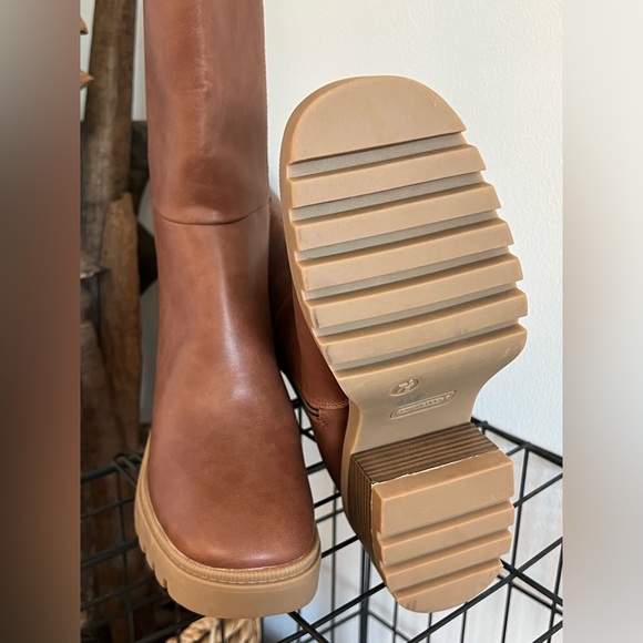Seychelles New Cognac Brown Knee-High Platform Lug Sole Boots - Size 7.5 - Picture 4 of 7